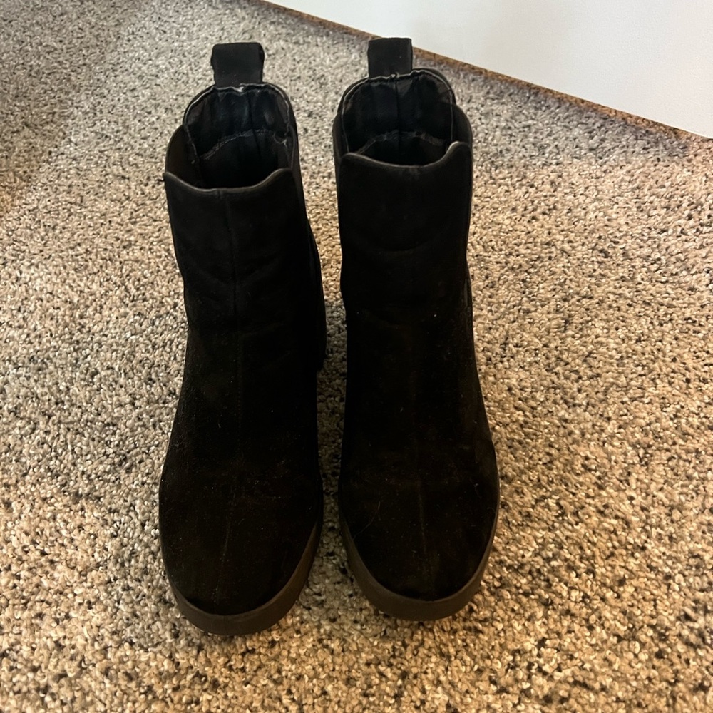 Top shop black suede boots short heel